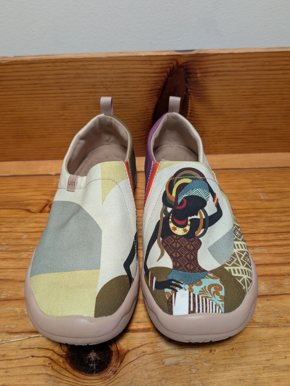 UIN Art Travel Shoes Women 7.5 African Woman Slip On Walking Shoes
